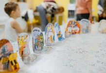 Sărbători pline de grijă și solidaritate: Cadouri, sprijin psihosocial și curaj pentru 39 de copii strămutați din Ucraina și familiile lor