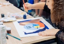 Copiii strămutați din Ucraina au pictat despre solidaritate, la un atelier creativ organizat la Cahul de Ziua Mondială a Refugiatului